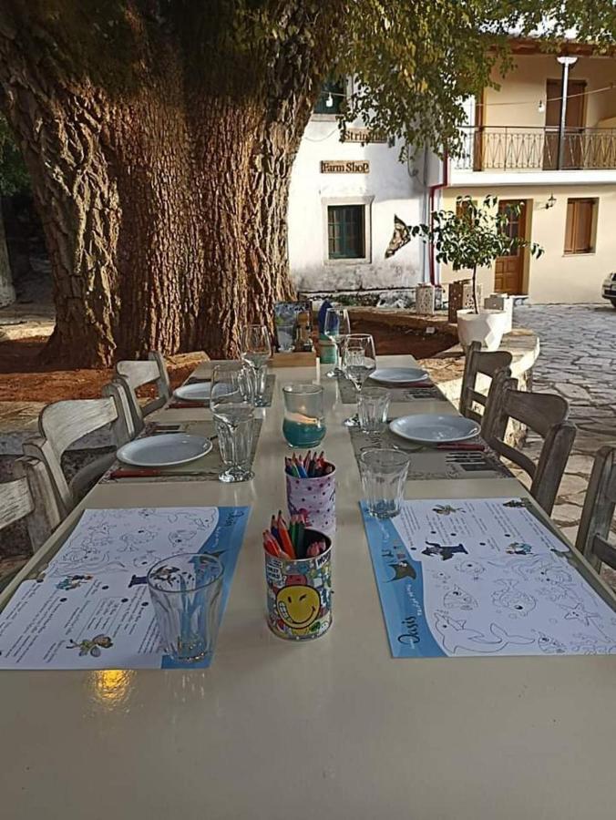 Apartament Lovely In With Its Own Pool Strinilas