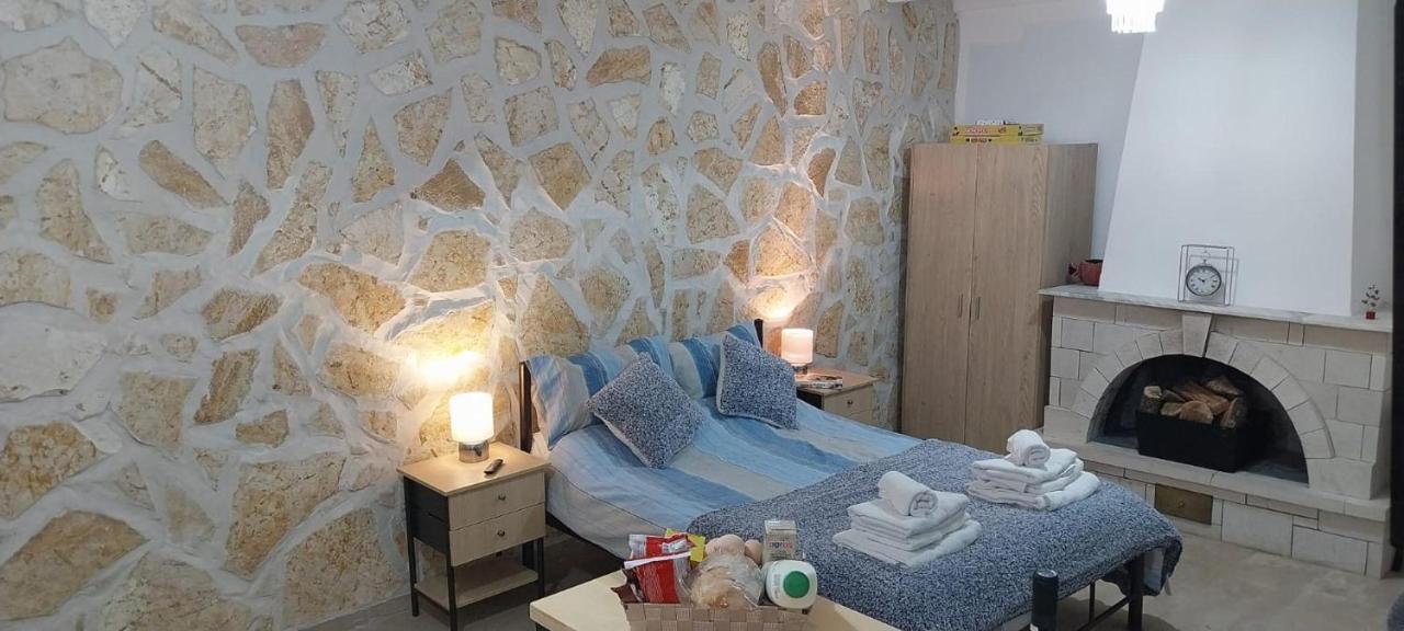Lovely In With Its Own Pool Apartament